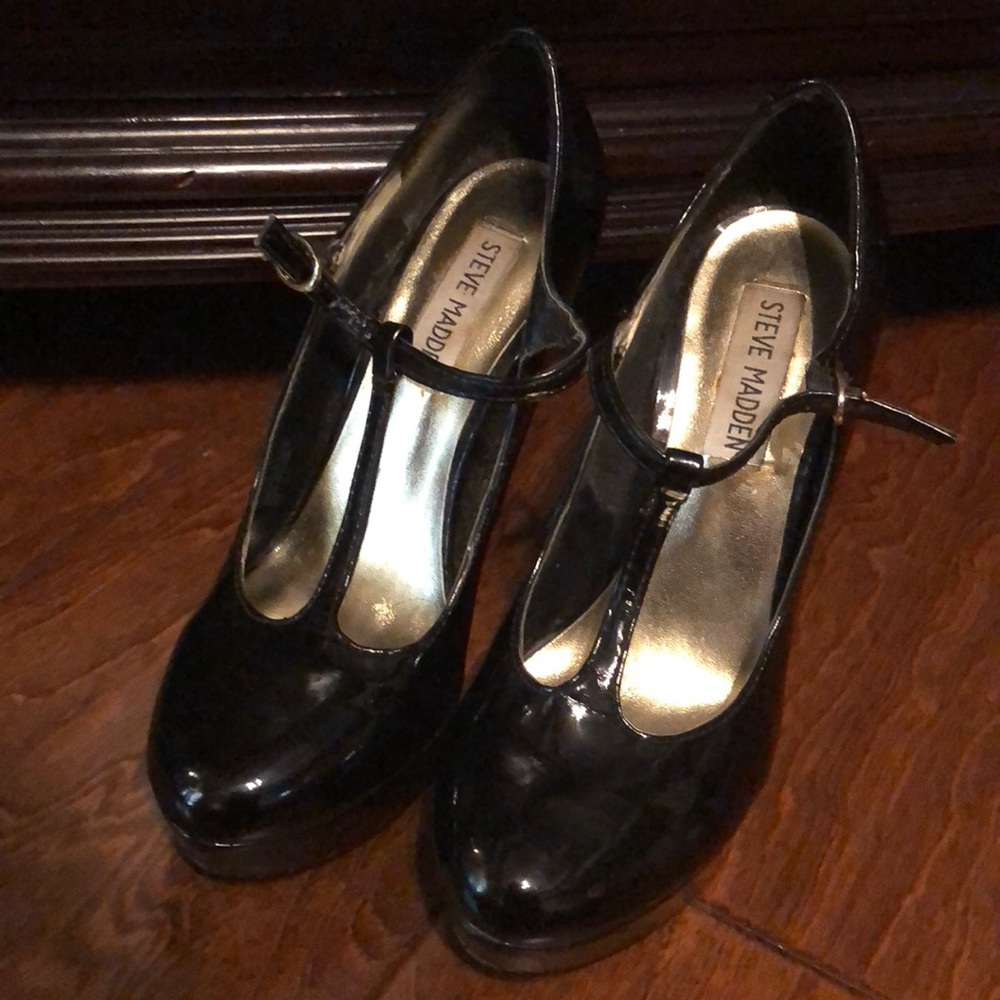 Black Leather Shoes !